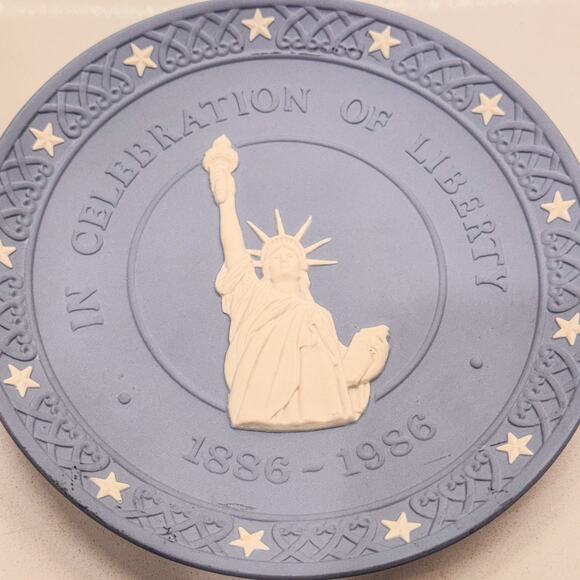 1986 Wedgwood Jasperware-100th Yr Celebration of Liberty Plate-American Heritage - Picture 2 of 5